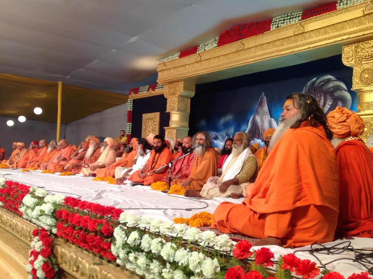 2 Meeting of Revered Saints at Guru Charanandji's Camp, televised live