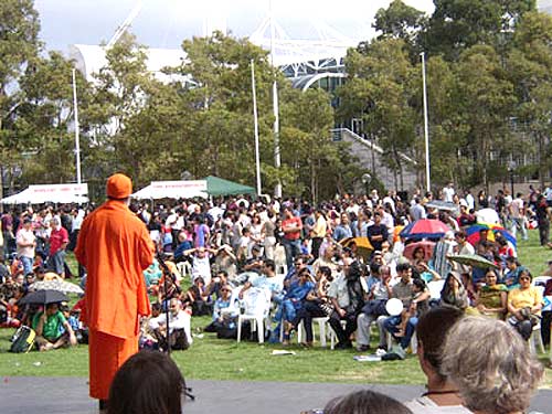 Swamiji speaks at Darling Harbour