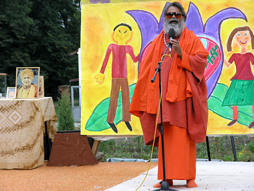 His Holiness Swamiji gave the closing speach