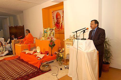 His Excellency Dr. Sheelkant Sharma, Ambassador of India to Austria speaks at the opening ceremony