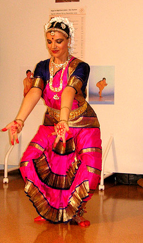 Performance of Indian Bharatnatyam dance by Bhakti Devi