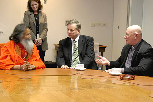 Open discussions: His Holiness Swamiji, Mr. Mike Rann, Monsignor David Cappo